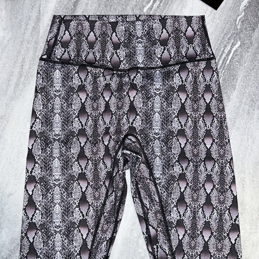 Til You Collapse Effortless Scrunch Leggings Purple Python Medium snake - Picture 3 of 14